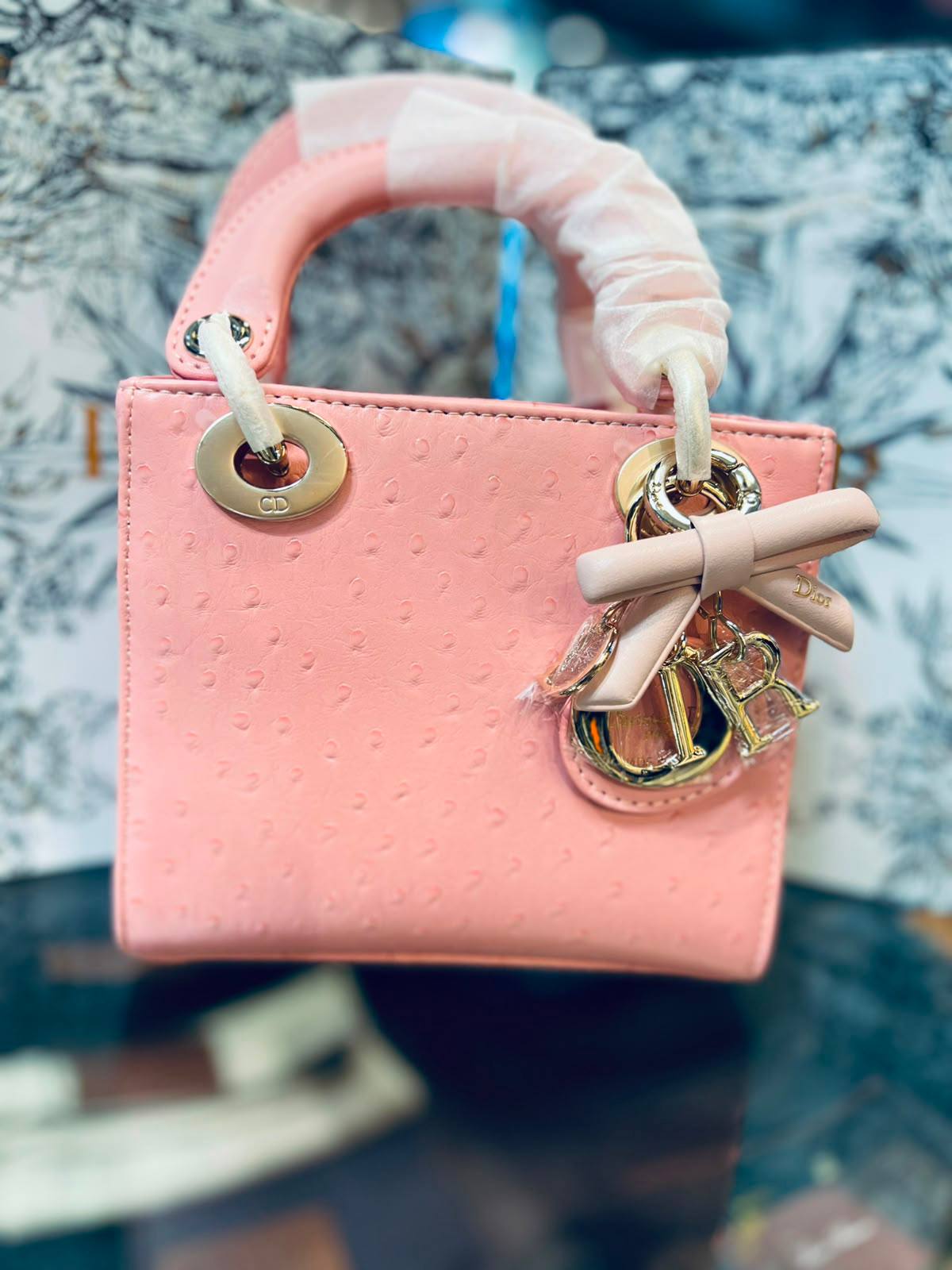 Lady Dior ostrich
Master quality 
17cm with box 📦 
310 dhs✅

Zain95
♥️♥️♥️