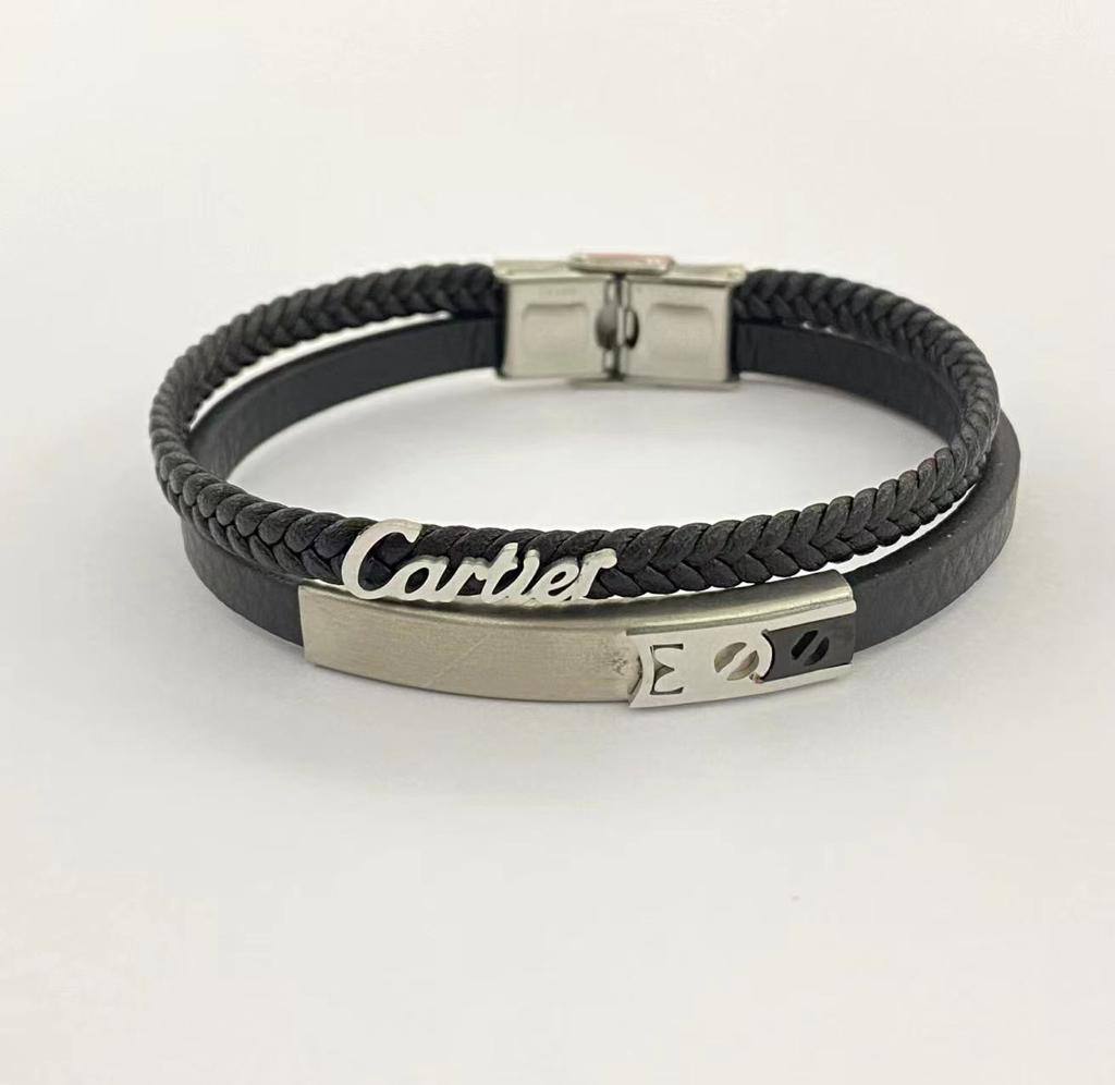 MEN ✨💫
BRACELET 
50 dhs🗽 
WITH BOX AND PAPER BAG🎁🛍️

Zain89
♥️♥️♥️