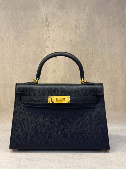 Hernes
𝐇𝐞𝐫𝐦𝐞𝐬 𝐌𝐢𝐧𝐢 𝐊𝐞𝐥𝐥𝐲 𝟏𝟗𝐜𝐦 
𝐇𝐚𝐧𝐝 𝐌𝐚𝐝𝐞 
1350 dhs✅🖤🌴

ETAG4
♥️♥️♥️