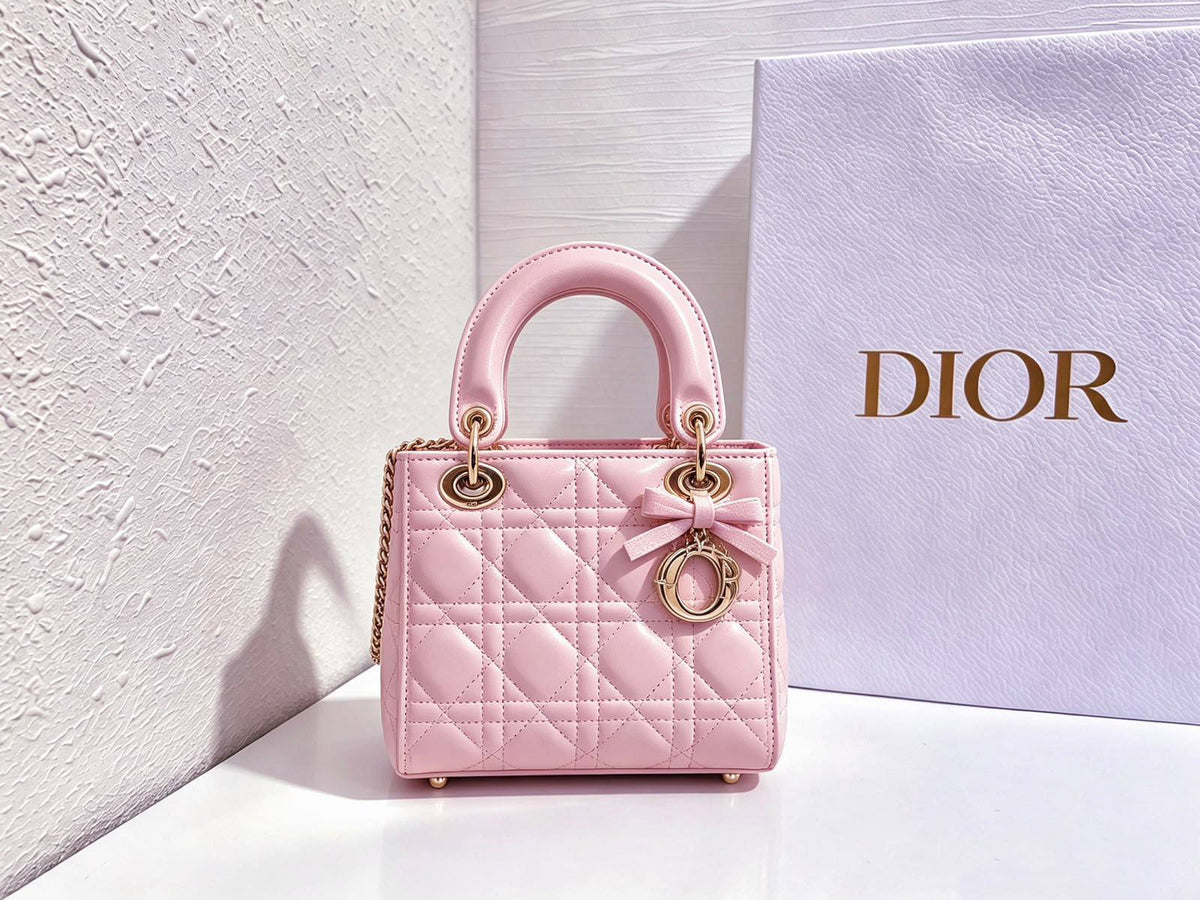 DIOR 

NEW CAME 

HIGH QUALITY 
WITH BOX 

125 dhs🇦🇪🇦🇪

Zain39
♥️♥️♥️