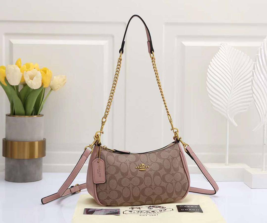 Coach
75 dhs✅
size 24×8×15cm

Zain42
Zain213
♥️♥️♥️