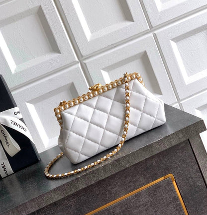 CHANEL 

COPY ONE 

NEW RESTOCK 

WITH BOX 

120 DHS…🇦🇪🇦🇪
Zain295
♥️♥️♥️