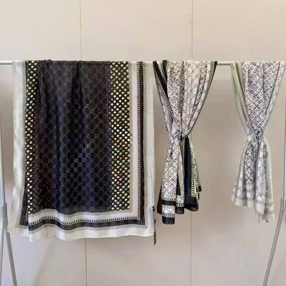 Silk scarf 
40 dhs🪙💕

Zain93
♥️♥️♥️