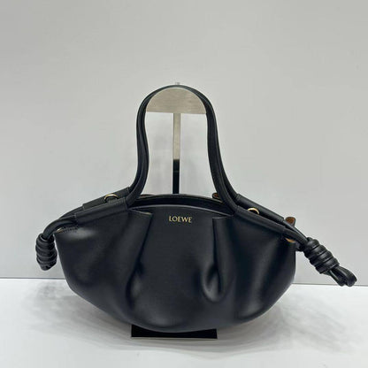 Loewe Master
270 dhs🪙🖤

Zain228
♥️♥️♥️