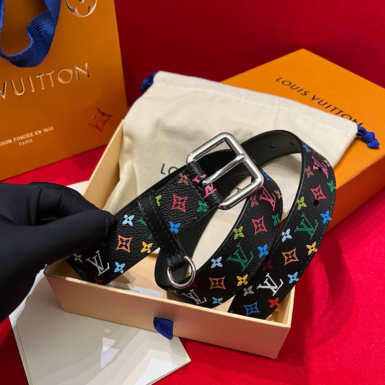 LV
💜*Master quality*💜
300 dhs🪙💚

Zain160
♥️♥️♥️