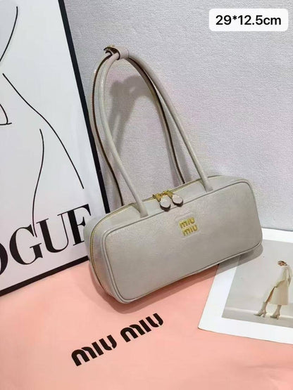 🎉Discount 🍁  Miumiu Autumn collection
1️⃣ First quality
Size : 30 ~ 29 * 12 cm
80 dhs🪙🌺
Limit Stock

Zain115
♥️♥️♥️