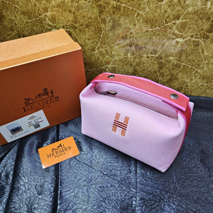 Hermes 
95 dhs🌺 

with box
🎁🎁🎁

Zain235
♥️♥️♥️