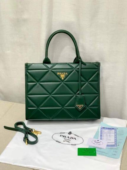 Prada
110 dhs✅ 
high qualih
36cm

Zain26
♥️♥️♥️