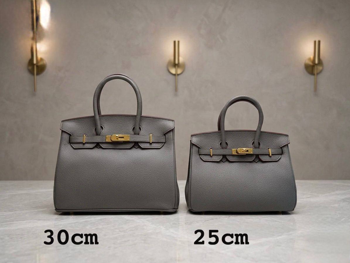 Hermes ʙᴇʀᴋɪɴ. 
sᴏғᴛ ʟᴇᴀᴛʜᴇʀ
sɪᴢᴇ:ᴄʜᴇᴄᴋ!!!
      30ᴄᴍ-110 dhs✅ 
      25ᴄᴍ-100 dhs✅

Zain56
♥️♥️♥️