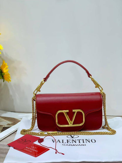 ❤️ Valentino Loco
1️⃣ First quality +🎁
Size : 20 * 12  cm
95 dhs✅
with box 🎁

Zain115
♥️♥️♥️