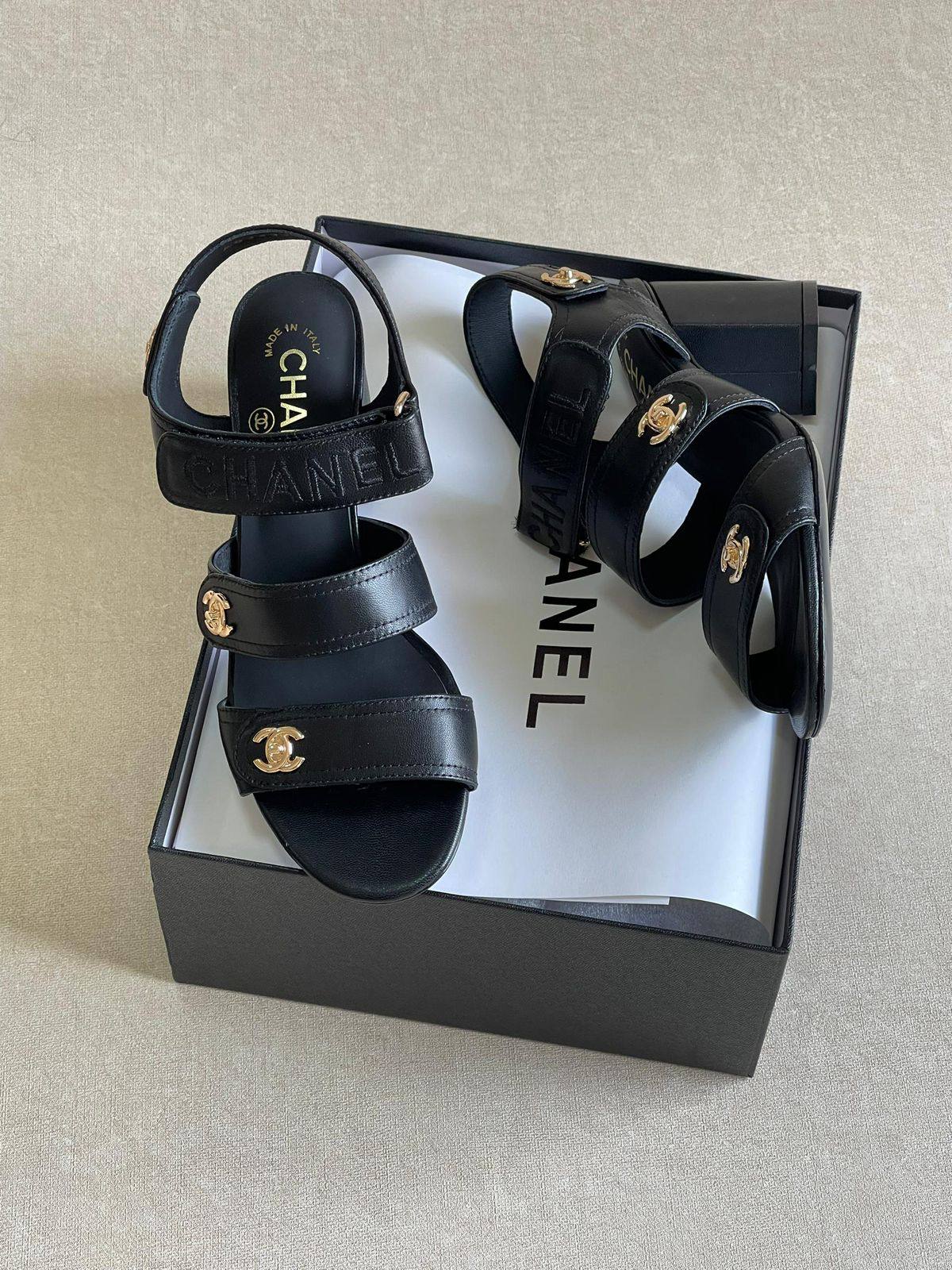 CHANEL 
SuperMaster Quality 💯
480 dhs🌺
Size:36-41💥

Zain171
♥️♥️♥️
