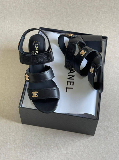CHANEL 
SuperMaster Quality 💯
480 dhs🌺
Size:36-41💥

Zain171
♥️♥️♥️