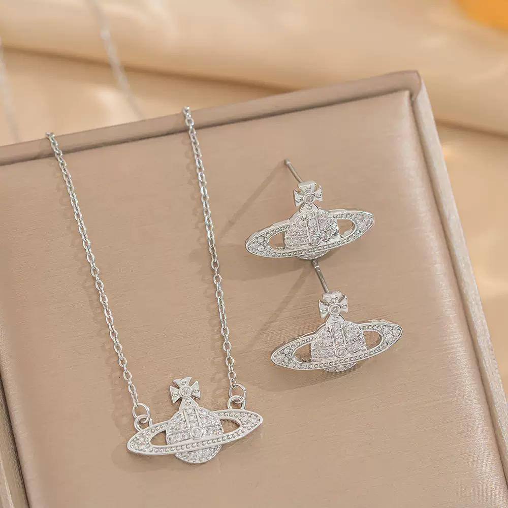 Necklace and earring Set of 2 
Offer price 

40 dhs🪙🌨️

Zain242
♥️♥️♥️
