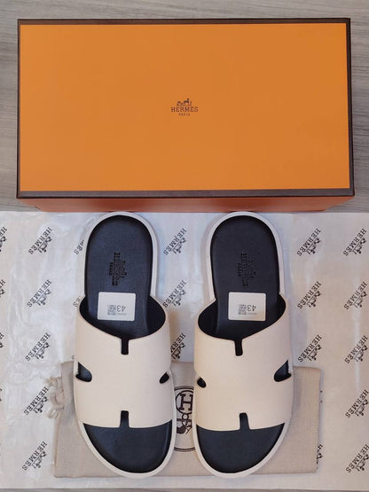Hermes Slipper
For Men, New Arrived 
 Size 40 To 45
105 dhs🇦🇪

Zain16
Zain120
♥️♥️♥️