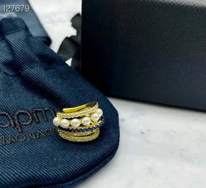 Apm 😍*
Earring 🦋
Master quality 💯
With normal boxes 🗃️ 
65 dhs🇦🇪🇦🇪

With master box 📦 
80 dhs🇦🇪🇦🇪

Zain216
♥️♥️♥️