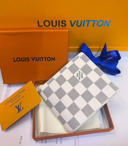 Wallets
With box 
35 dhs🇦🇪🇦🇪

Zain93
♥️♥️♥️