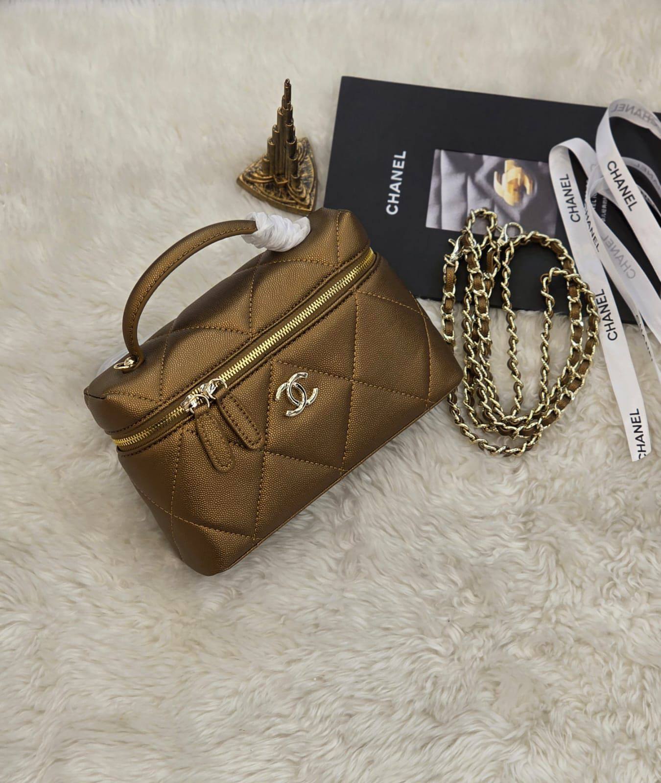 Chanel 
         19Cm
250 dhs💓

Zain131
♥️♥️♥️