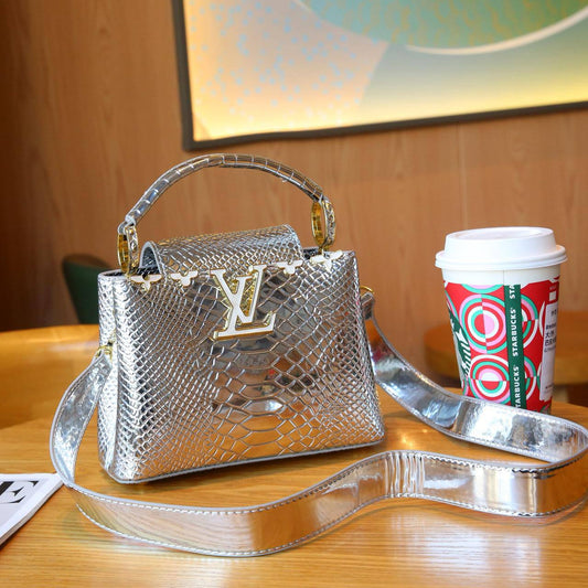 LV
Best quality

With box’s
🎁🎁🎁

120 dhs🪙🌨️
size 20cm

Zain158
♥️♥️♥️