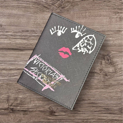 Victoria's Secret 

Passport holder 

new came 

20 dhs🇦🇪🇦🇪

Zain39
♥️♥️♥️