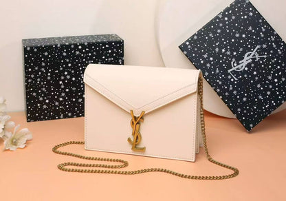 YSL 
GOOD QUALITY 
WITH BOX
🎁🎁🎁

100 dhs✅
SIZE: 22cm

Zain39
♥️♥️♥️