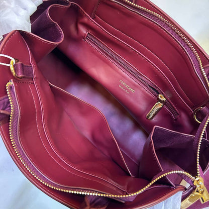 FERRAGAMO  
COPY ONE
270 dhs🪙

Zain39
♥️♥️♥️