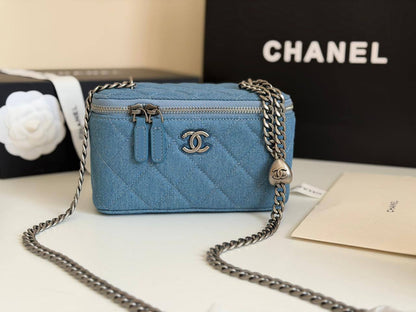 Chanel
Master🌺
Big 240 dhs✅  
small 230 dhs✅
2box inside

Zain134
♥️♥️♥️