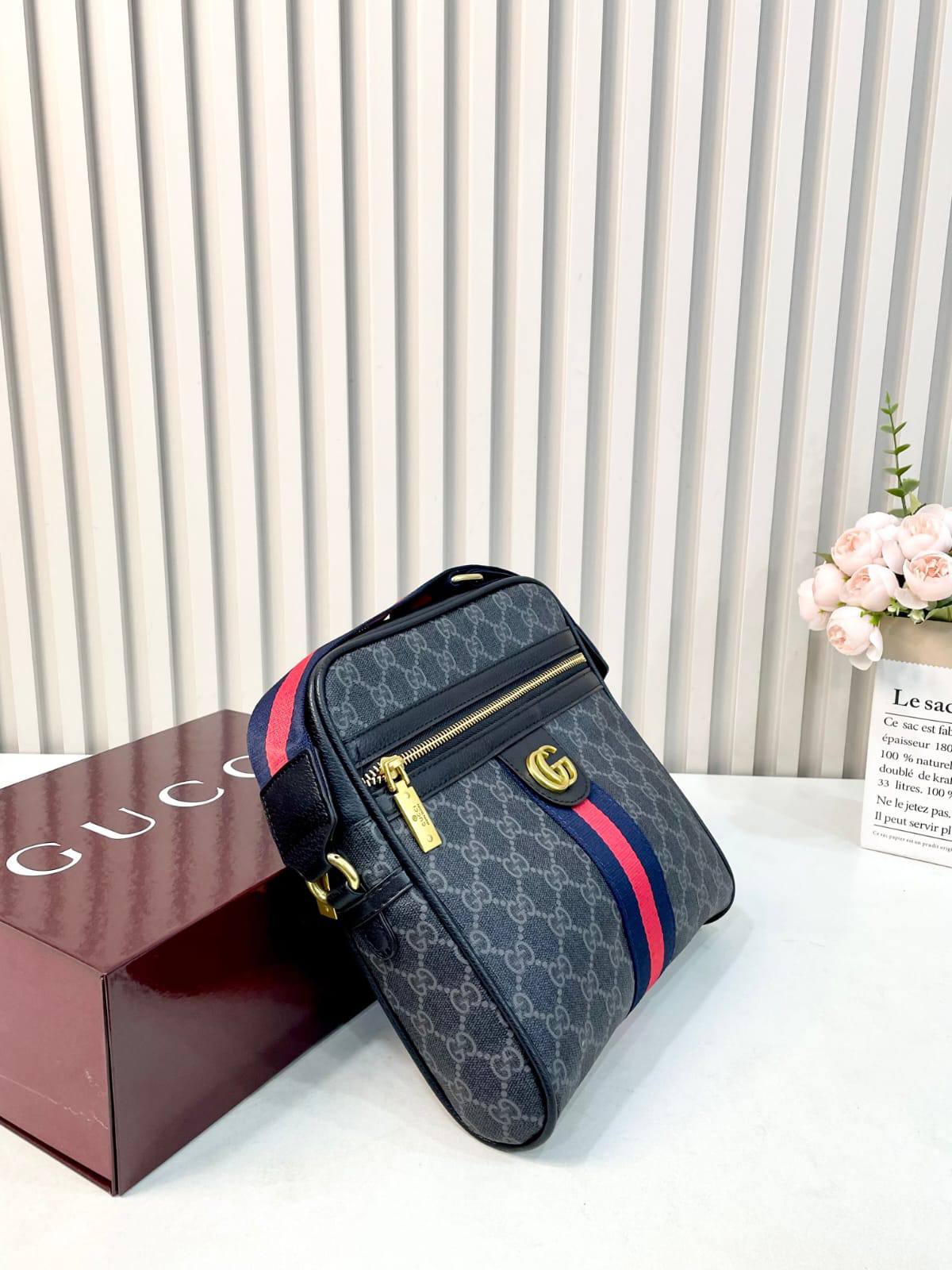 Gucci

Nobox
85 dhs🇦🇪🇦🇪

Zain235
♥️♥️♥️