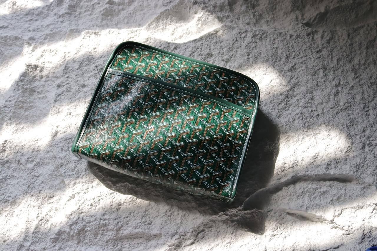 Men's Clutch
80 dhs🪙🌨️

Zain33
♥️♥️♥️