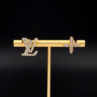 LV Earrings 💎
Master quality 

*55* AED normal box 📦

Zain48
♥️♥️♥️