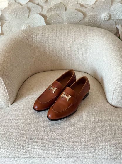 Hermes LOAFER 

VIP QUALITY 

SIZE: 40 TO 46 

630 dhs🇦🇪🇦🇪

Zain185
♥️♥️♥️