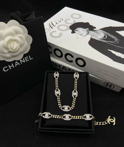 Chanel
___FULL SET___🍃
*MASTER*🍃💕
With normal box 🛍️
130 dhs✅
With master box 🛍️
140 dhs✅

Zain263
♥️♥️♥️