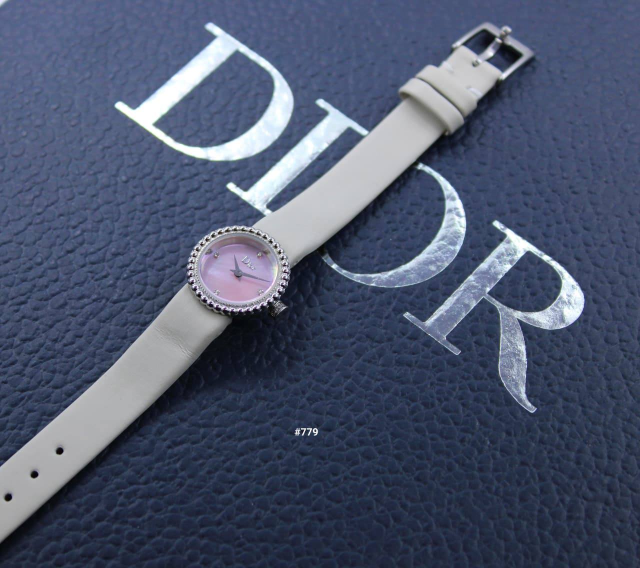 DIOR WOMEN LEATHER 
19MM

270 dhs🪙🌨️

Zain58
♥️♥️♥️