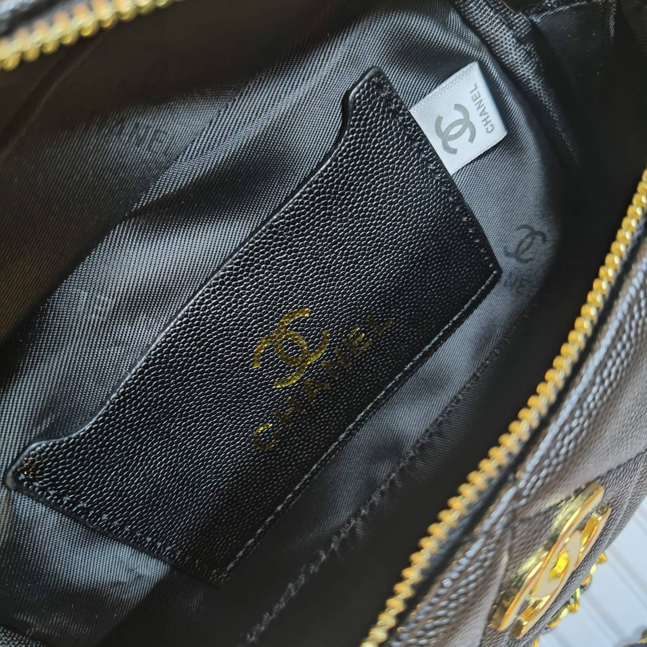 CHANEL ᴠᴀɴɪᴛʏ ᴄʟᴜᴛᴄʜ
ᴛᴏᴘ ʜᴀɴᴅʟᴇ ʙᴀɢ
ᴡɪᴛʜ ɢᴏʟᴅ ʟᴏɴɢ ᴄʜᴀɪɴ sᴛʀᴀᴘ
sɪᴢᴇ : 20 cm
NO BOX INCLUDE

70 dhs✅

Zain31
♥️♥️♥️