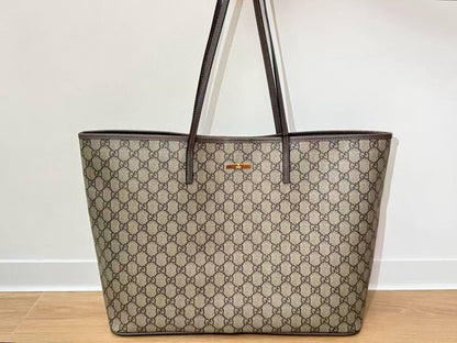 GUCCI

SIZE 51 CM
110 dhs🇦🇪🇦🇪

Zain244
♥️♥️♥️