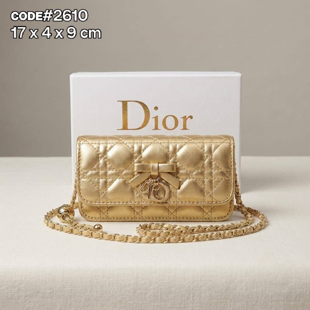 CHRISTIAN DIOR
PHONE ᴄʀᴏss ʙᴀɢ
ғʟᴀᴘ ᴄᴀʟғsᴋɪɴ ʟᴇᴀᴛʜᴇʀ
ɪɴ ʙᴏᴡ ᴅɪᴏʀ ᴄʜᴀʀᴍs
ɪᴛ ʜᴀs ʙᴀʟʟ ᴀᴅᴊᴜsᴛᴀʙʟᴇ
ғᴏʀ ᴄʜᴀɪɴ ɢᴏʟᴅ sᴛʀᴀᴘ
sɪᴢᴇ : 17 cm
ᴡɪᴛʜ BOX

75 dhs🇦🇪🇦🇪

Zain31
♥️♥️♥️