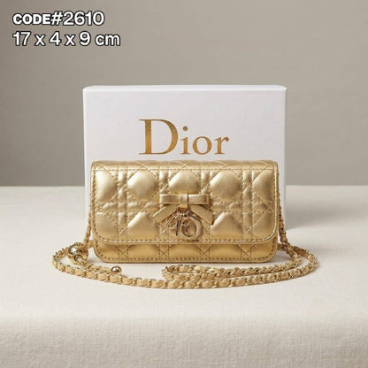 CHRISTIAN DIOR
PHONE ᴄʀᴏss ʙᴀɢ
ғʟᴀᴘ ᴄᴀʟғsᴋɪɴ ʟᴇᴀᴛʜᴇʀ
ɪɴ ʙᴏᴡ ᴅɪᴏʀ ᴄʜᴀʀᴍs
ɪᴛ ʜᴀs ʙᴀʟʟ ᴀᴅᴊᴜsᴛᴀʙʟᴇ
ғᴏʀ ᴄʜᴀɪɴ ɢᴏʟᴅ sᴛʀᴀᴘ
sɪᴢᴇ : 17 cm
ᴡɪᴛʜ BOX

75 dhs🇦🇪🇦🇪

Zain31
♥️♥️♥️