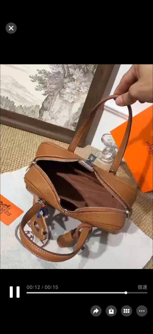 Hermes

with box
🎁🎁🎁

105 dhs🪙

Zain143
♥️♥️♥️