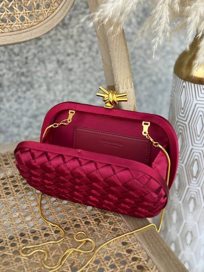 BOTTEGA VENETA
20cm
380 dhs🗽
Top quality 
With box🎁

Zain167
♥️♥️♥️