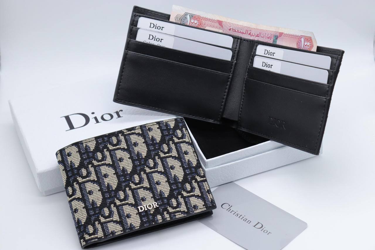 Dior Wallet 
55 dhs🪙💕

Zain33
♥️♥️♥️