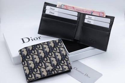 Dior Wallet 
55 dhs🪙💕

Zain33
♥️♥️♥️