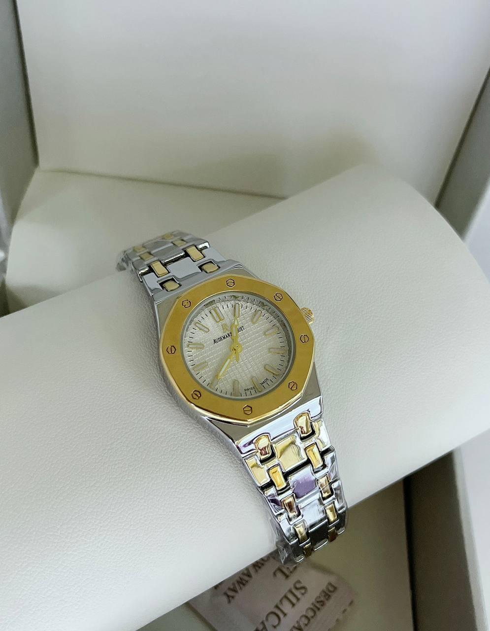 New Stock watches
60 dhs🪙

Zain45
♥️♥️♥️