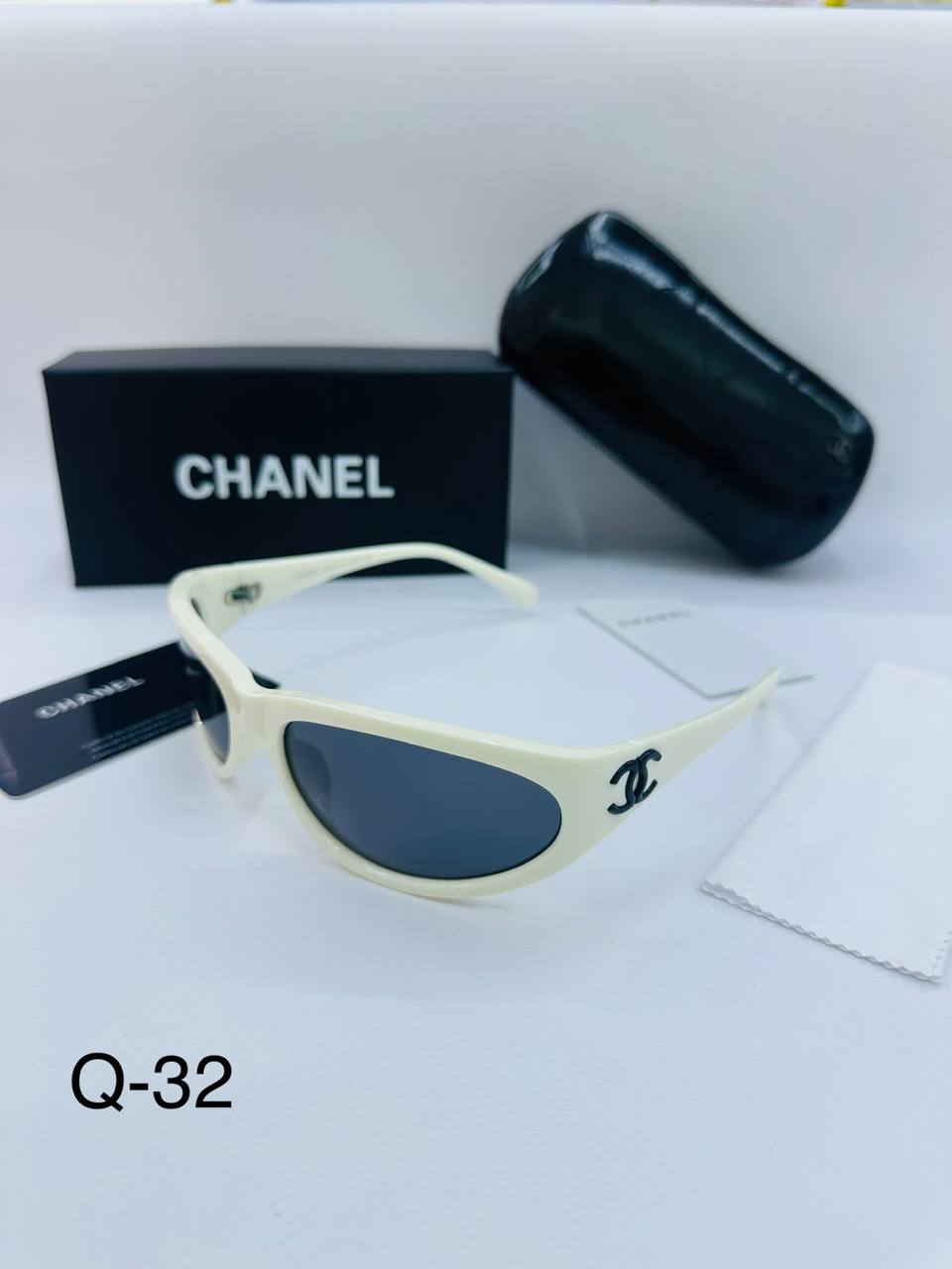 Sunglasses 🕶️*
New stock 💥
good quality 💯
Copy one 1️⃣ 
With master box 🗃️ 
50 dhs💛

Zain216
♥️♥️♥️