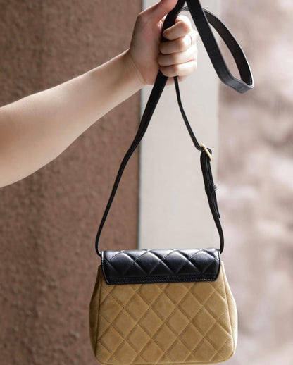 Chanel
110 dhs✅
with box
Size:18.5/7/18

Zain07
❣️❣️❣️