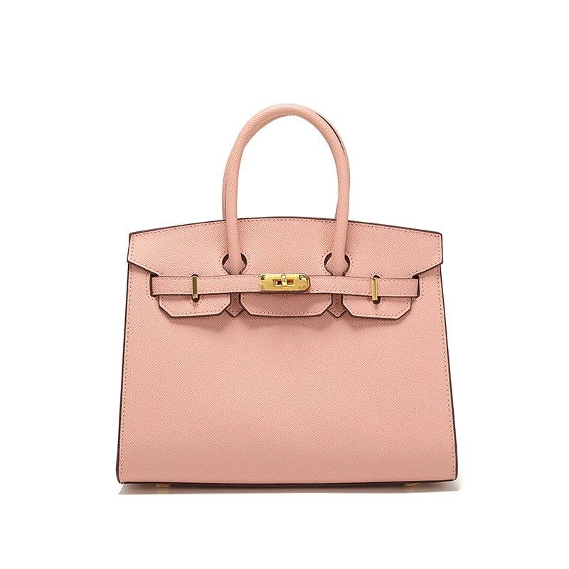 HERMES
Best quality

 WITH BOX
🎁🎁🎁

120 dhs✅
size 30CM

Zain290
♥️♥️♥️