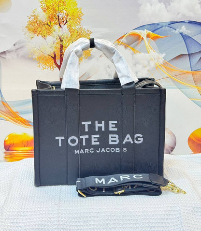 MARC JACOBS

BEST QUALITY WITH BOX’S 
130 dhs✅

SIZE 34CM

Zain290
♥️♥️♥️