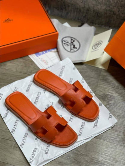 Hermes
High quality 
size 36-42 
95 dhs🪙🌨️

Zain132
♥️♥️♥️