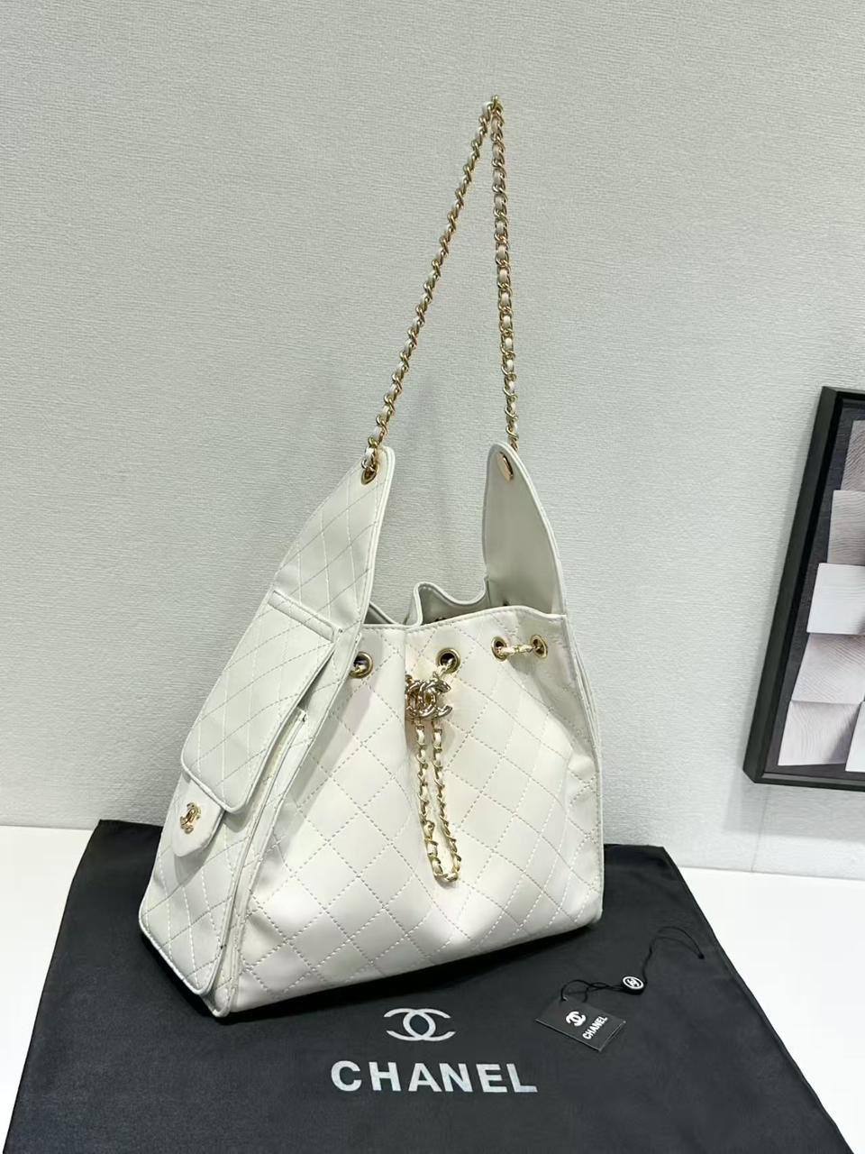 CHANEL 
GOOD QUALITY 💯
110 dhs🪙💕

Zain28
♥️♥️♥️