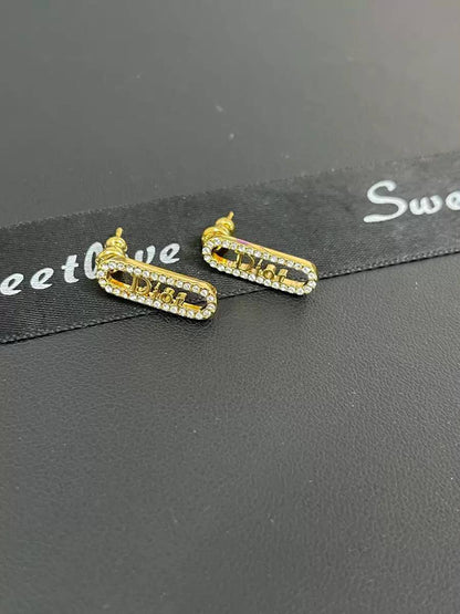 Dior Earrings
Master Quality 

*45* AED normal box 📦

Zain48
♥️♥️♥️
