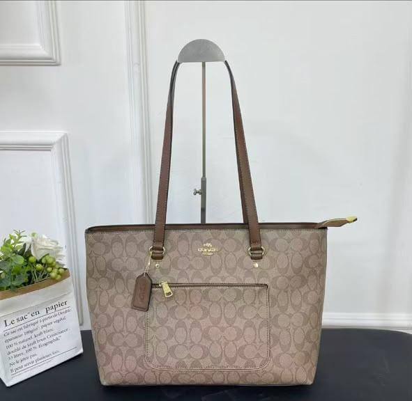 Coach City 
Tote Bag
good quality

42*27*13 cm
85 dhs🇦🇪🇦🇪

Zain95
♥️♥️♥️