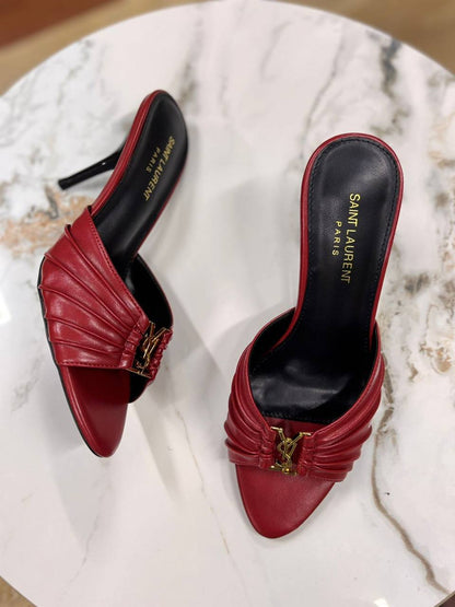 YSL

120 dhs✅

Size 36-42

Zain55
♥️♥️♥️